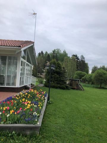 Wonderful Cottage By The Lake Hautjarvi エクステリア 写真